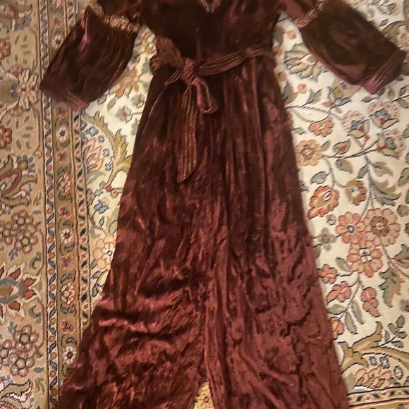 COPY - Indian velvet jumpsuit with gold embroidery. - Picture 5 of 10